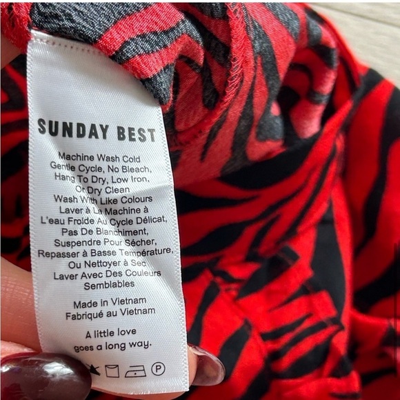 Aritzia Sunday Best Gemma Red Black Printed Ruffle Shorts - Picture 6 of 9